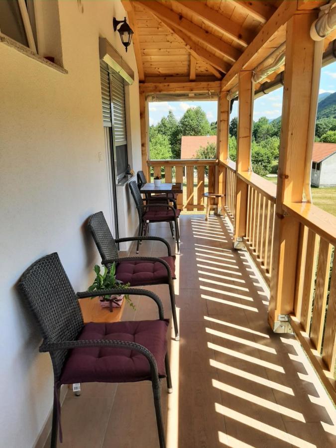 Apartments Paradise Licko Petrovo Selo Екстериор снимка