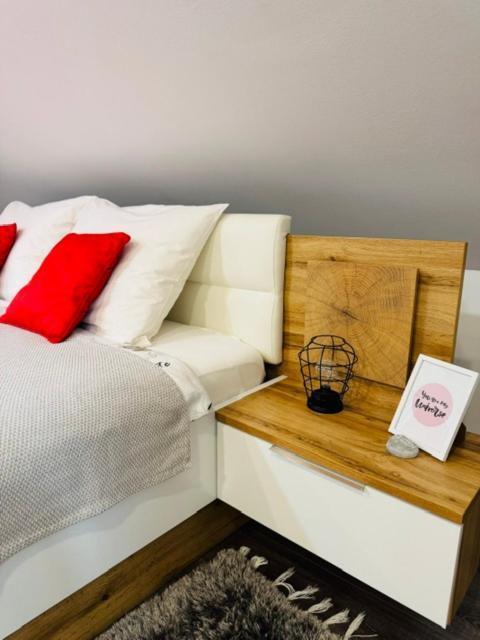 Apartments Paradise Licko Petrovo Selo Екстериор снимка